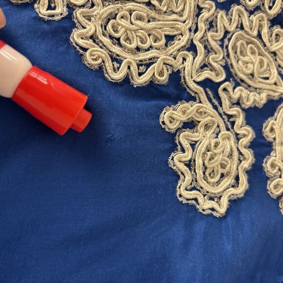 Chico's Women's Long Sleeve Deep Blue White Embroidered V-Neck Blouse Size 1 / M - Picture 5 of 7